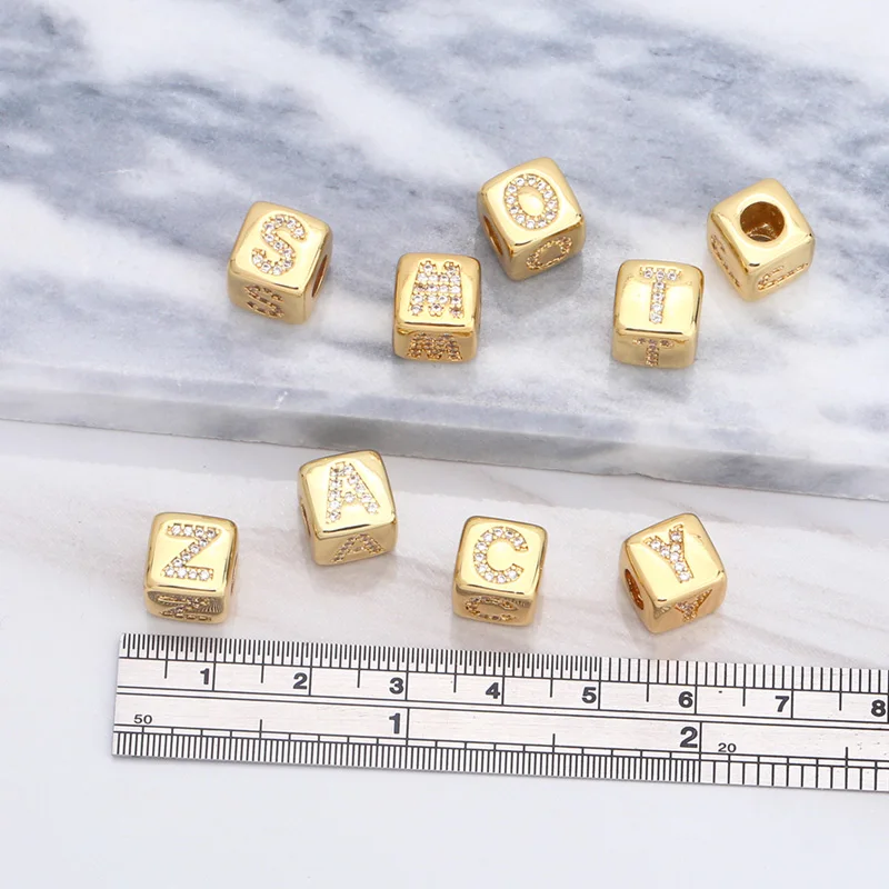 OCESRIO мини Алфавит буквы амулеты для браслетов позолоченный медный Циркон