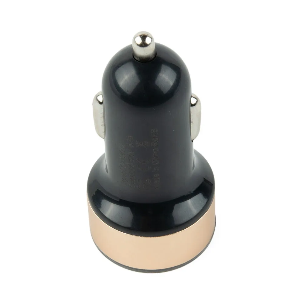 

Автомобильное зарядное устройство с двумя USB-портами, а