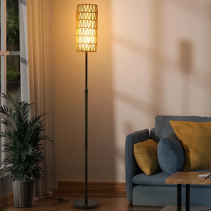 Напольная лампа в стиле ретро