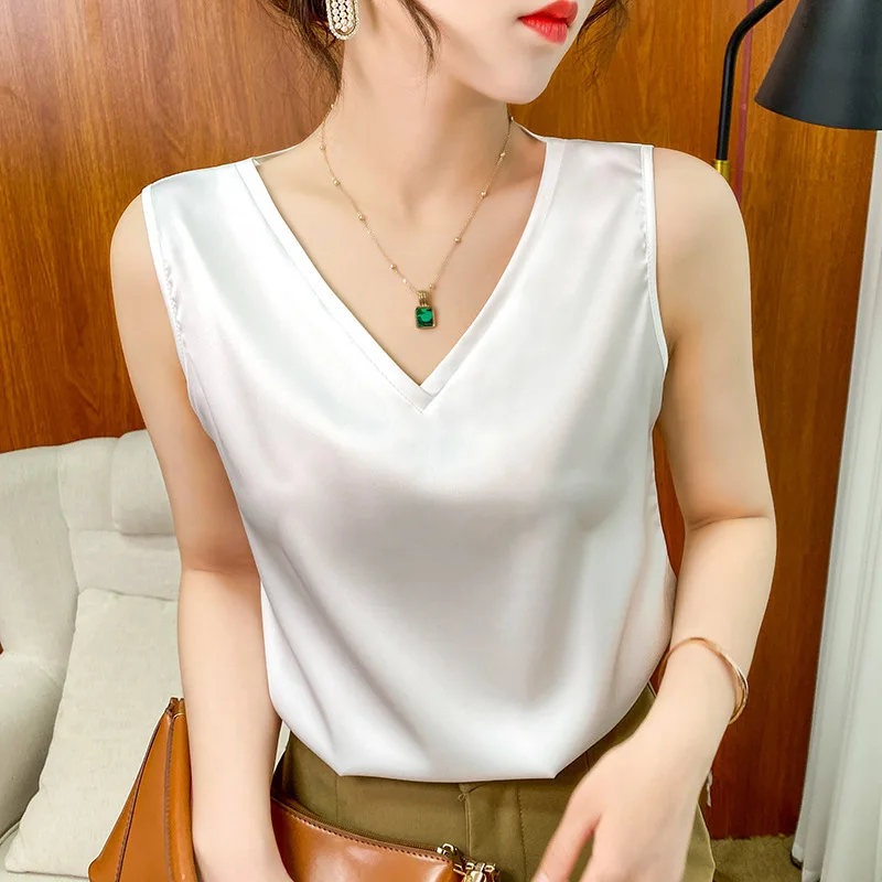 

Elegant Temperament Silk Vests Silk Camisole Mulberry Silk Sleeveless Women Tops Silky Tops Loose Bottoming Suit with Satin Top