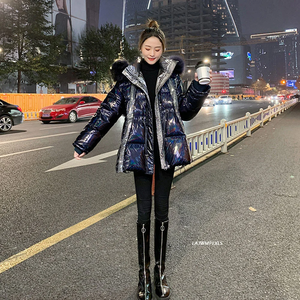 Зимняя куртка 2023 женское блестящее толстое пальто с большим мехом и капюшоном