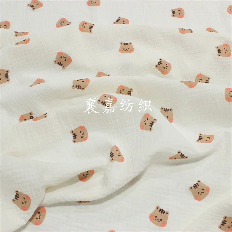 Двухслойный марлевый креп с мультяшным рисунком ткань детская одежда нагрудник