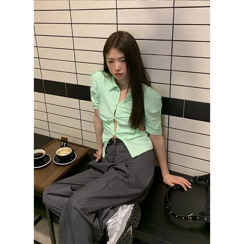 

Рубашка-поло женская однотонная с воротником-поло, на пуговицах