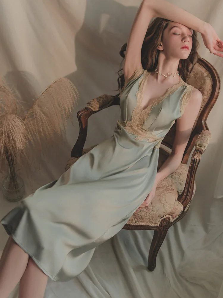 

Sexy Pajamas Women Ice Summer Thin Style Big Beautiful Back Long Knee Length Nightdress 2022 New Lace Edge Pure Desire Nightgown