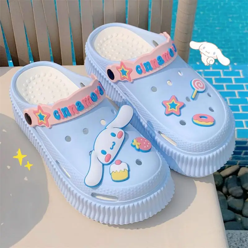 

Hello Kittys Kuromi Kawaii Slippers Cartoon Cinnamoroll Sanrios Women Soft Beach Cloud Crocss Summer Outside Eva Shoes Girl Gift