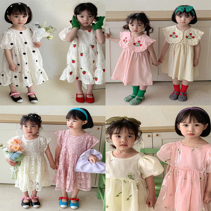 

Платье для девочек, новинка 2022, Корейская версия, милое платье для девочек, летняя детская сетчатая юбка в виде клубники, детское платье прин...
