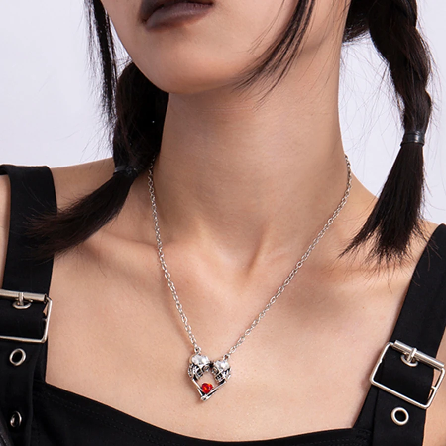 

Skull Love Pendant Necklace for Women Heart Hip Hop Punk Bohemian Fashion Jewelry Halloween Gift