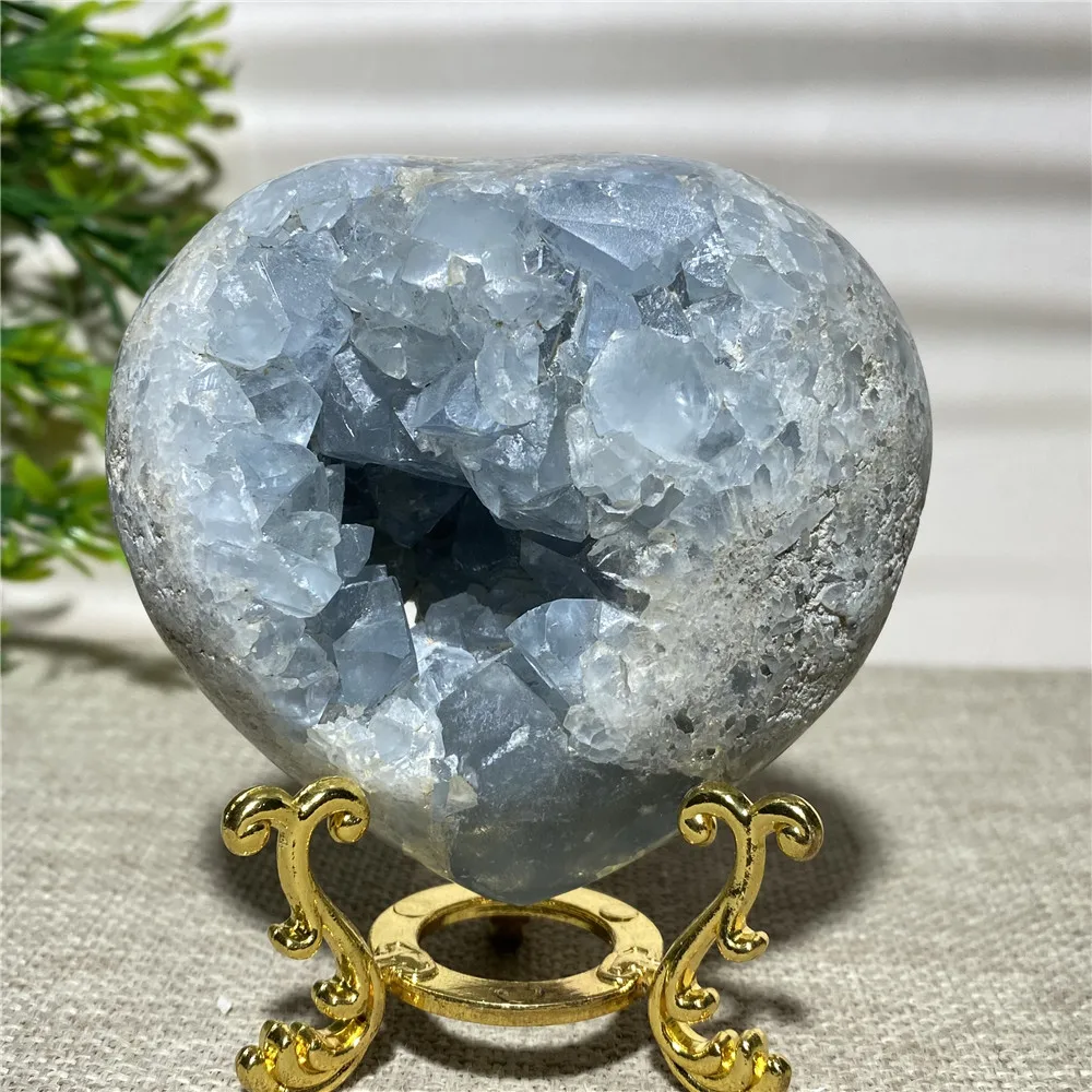 

Натуральный драгоценный камень Celestite, драгоценный камень