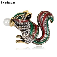 fashionable personality squirrel brooch alloy enamel animal brooch fashion clothing coat button accessories