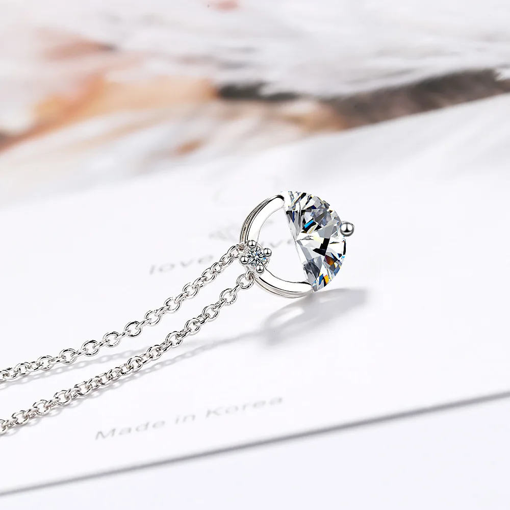 Женское колье из серебра 925 пробы с подвеской в виде полукруга