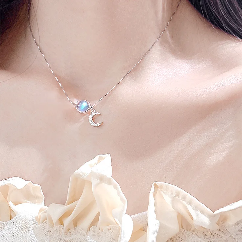 Циркониевое ожерелье с подвеской Луна