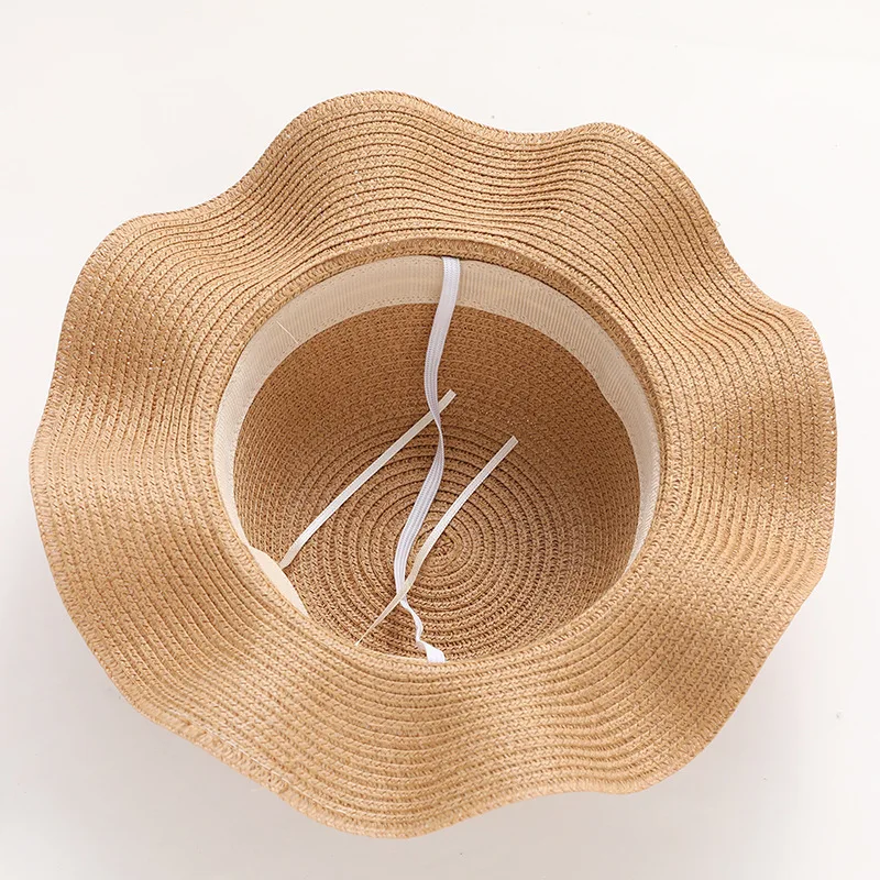 Детская шляпа весенне-летнего сезона простая, дико-симпатичная с декором помпонов, защитой от солнца и короткими полями для девочек из соломенной соломы.