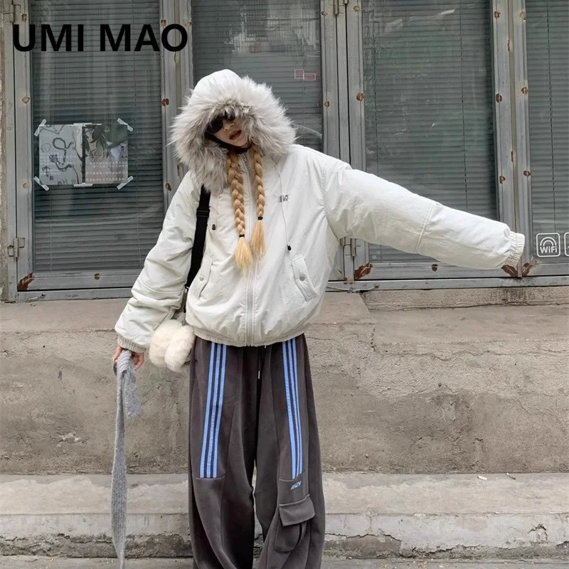 Женская хлопковая куртка с капюшоном со съемным меховым воротником