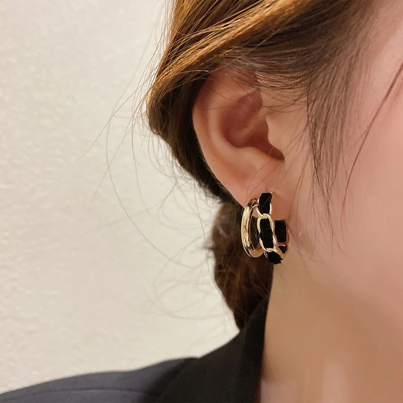 

Vintage C-shaped Earrings Velvet Chain Earrings for Women Double-Layer Geometric Earring Exquisite Party Jewelry Gifts