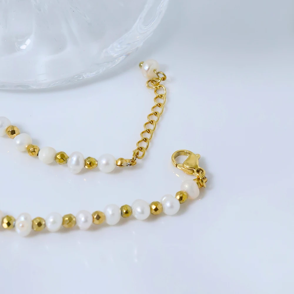 Женский браслет из бусин с натуральным пресноводным жемчугом