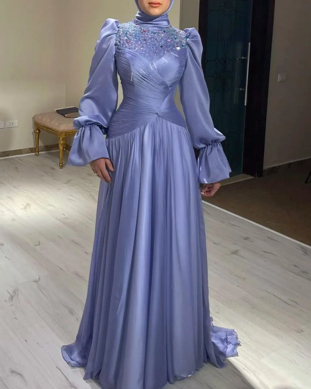 

Dubai Women Wear Long Sleeves Formal Evening Dresses Colorful Crystal Ruched Prom Dress Plus Size Wedding Party Gowns