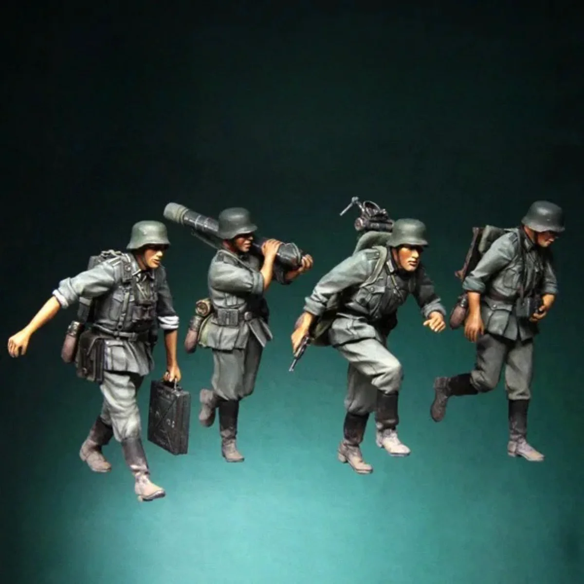 1/35 искусственная фигурка из смолы военная тема (4 человека) разборная и