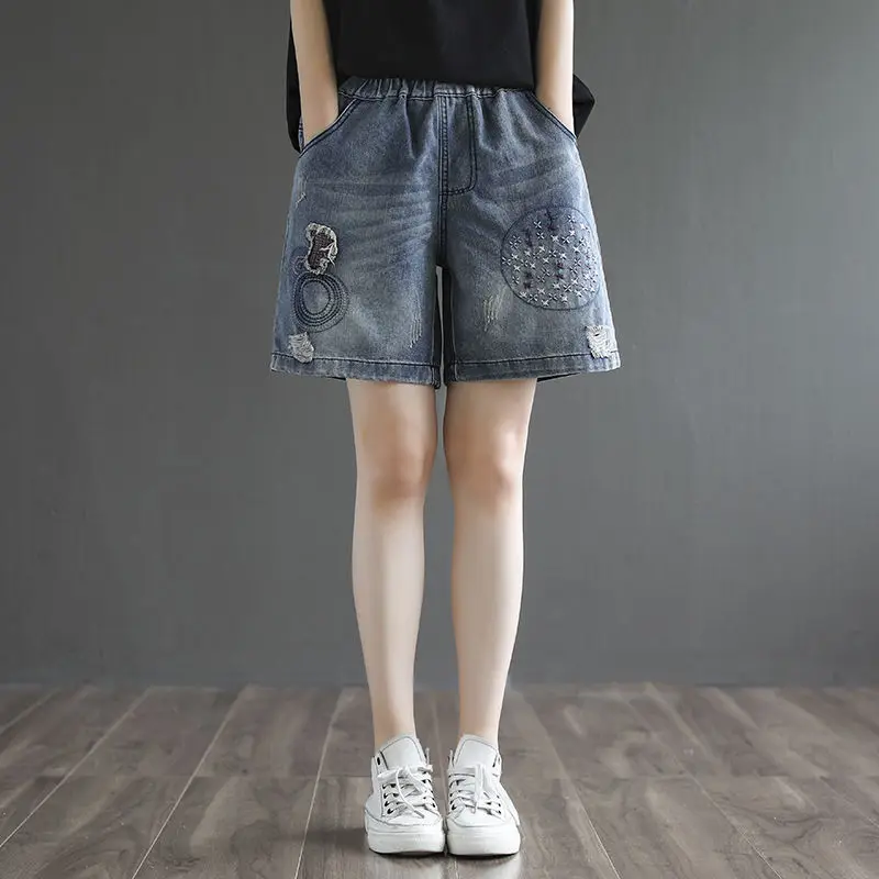 2021 Summer Women Elastic Waist Wide Leg Shorts Female Loose Floral Embroidery Pattern Denim Shorts Lady Casual Patchwork Shorts