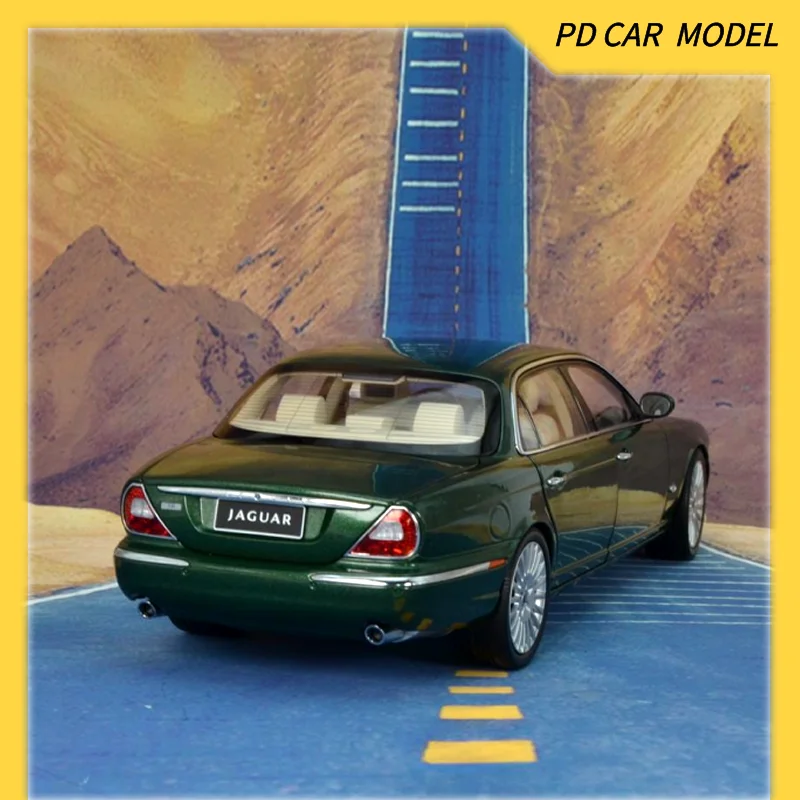 Практически реальная Коллекционная модель в масштабе 1:18 для подарка Jaguar XJ6 (X350)