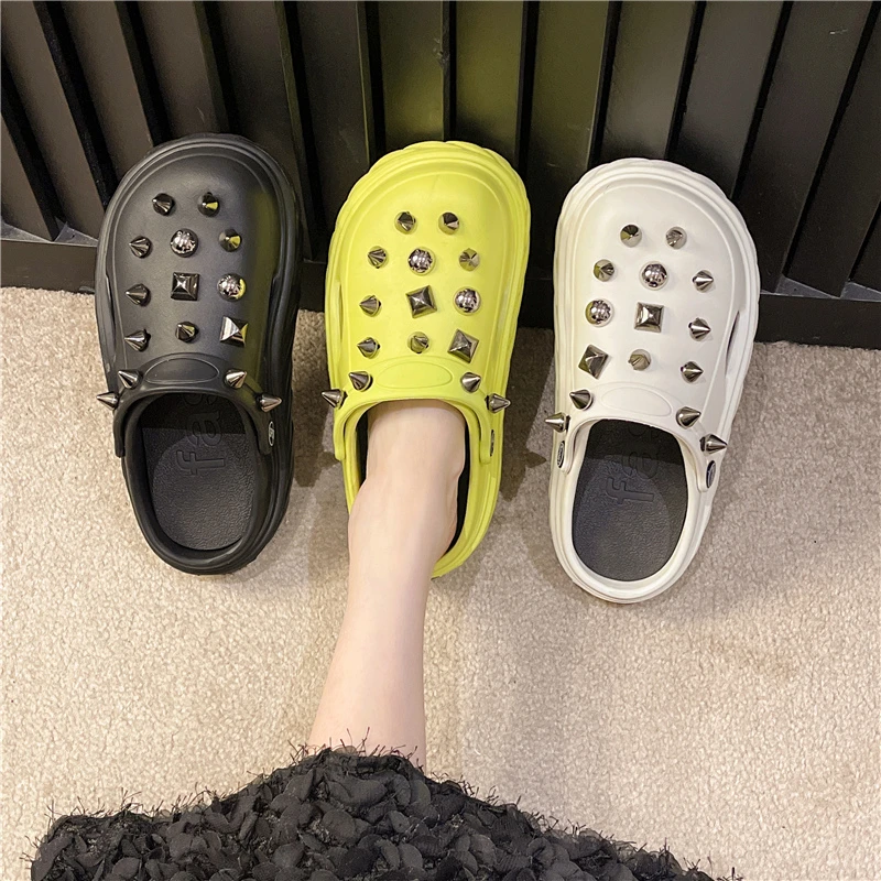 

BCBEBYL летние тапочки, сандалии на толстой подошве, пляжные тапочки, модные повседневные женские сандалии, сандалии с ажурными заклепками, Тапочки