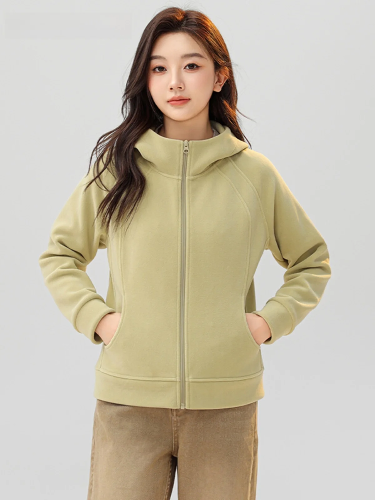 La Chabell флисовое короткое пальто 2024 зимнее новое прямое утягивающее толстое с