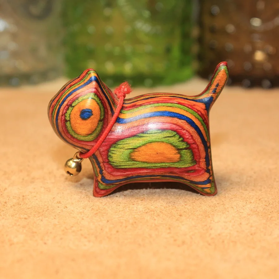 

Muy Bien Coloured Drawing Mini Natural Wood Carving Faceless Cat with Bell Animal Miniatures Crafts Ornament Home Desktop Decor