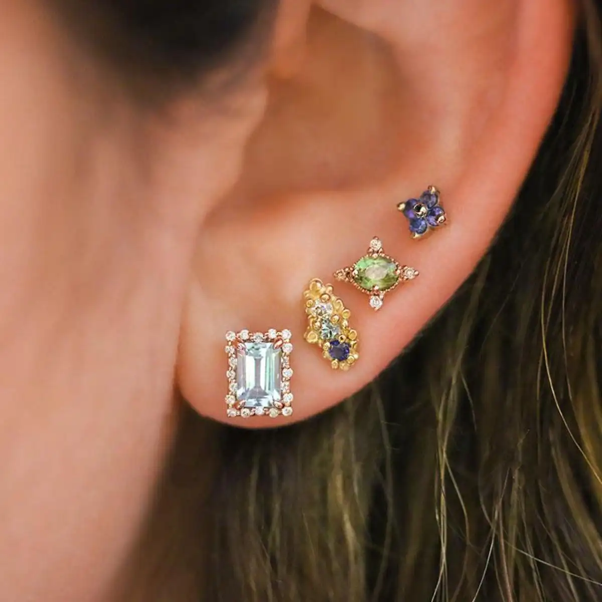 

Sparkle with S925 Sterling Silver Starry Frame Stud Earrings, Ideal for Any Occasion