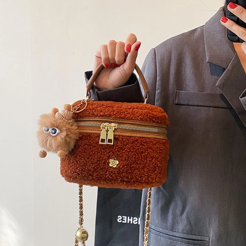 

Модная женская сумка, плюшевая сумка с клапаном, миниатюрная сумка на одно плечо через плечо, сумка с куклой-подвеской, косметичка и сумка для мобильного телефона
