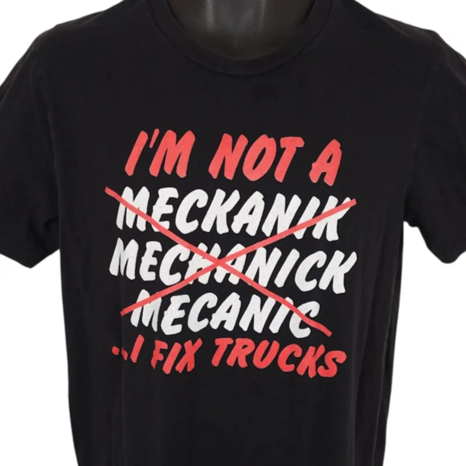 Фото Футболка I Fix Trucks, мужская, размер M, черная, забавная, с юмором, в стиле механика, винтажная, с эффектом потертости, стильная, мягкая, уличная одежда, с графическим принтом №1