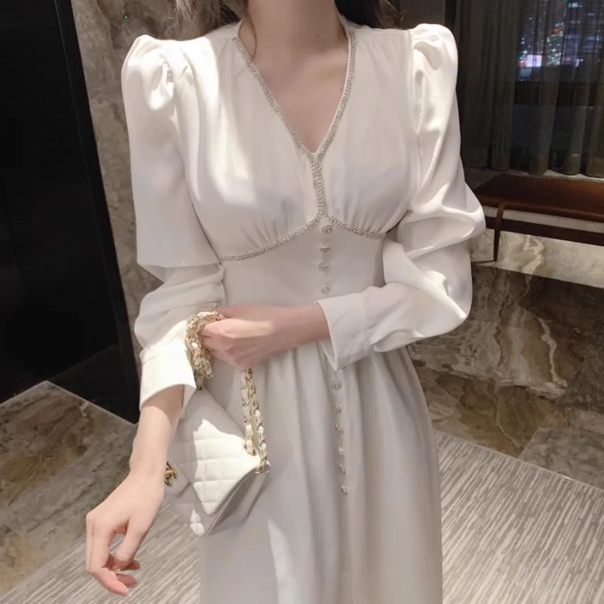 

Винтажное атласное белое элегантное платье, женское платье 2023 с V-образным вырезом и пуговицами со стразами, женская одежда, красные однобор...