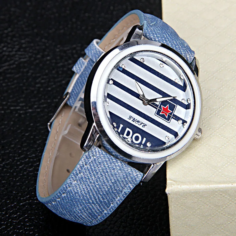 Часы Наручные Женские кварцевые в полоску повседневные студенческие с браслетом