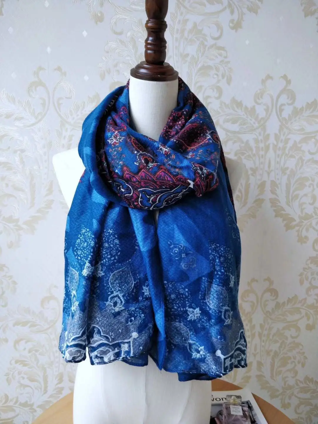 

Wholesale price Women's Beach scarf designed by Spanish brand DESIGUAL （01）