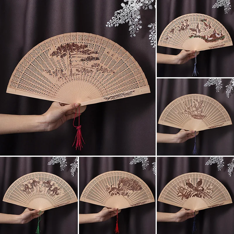 

Китайский стиль резьба по дереву печать ретро леди складные вееры старинный крафт веер 1 шт. ладана древесина полый Винтаж
