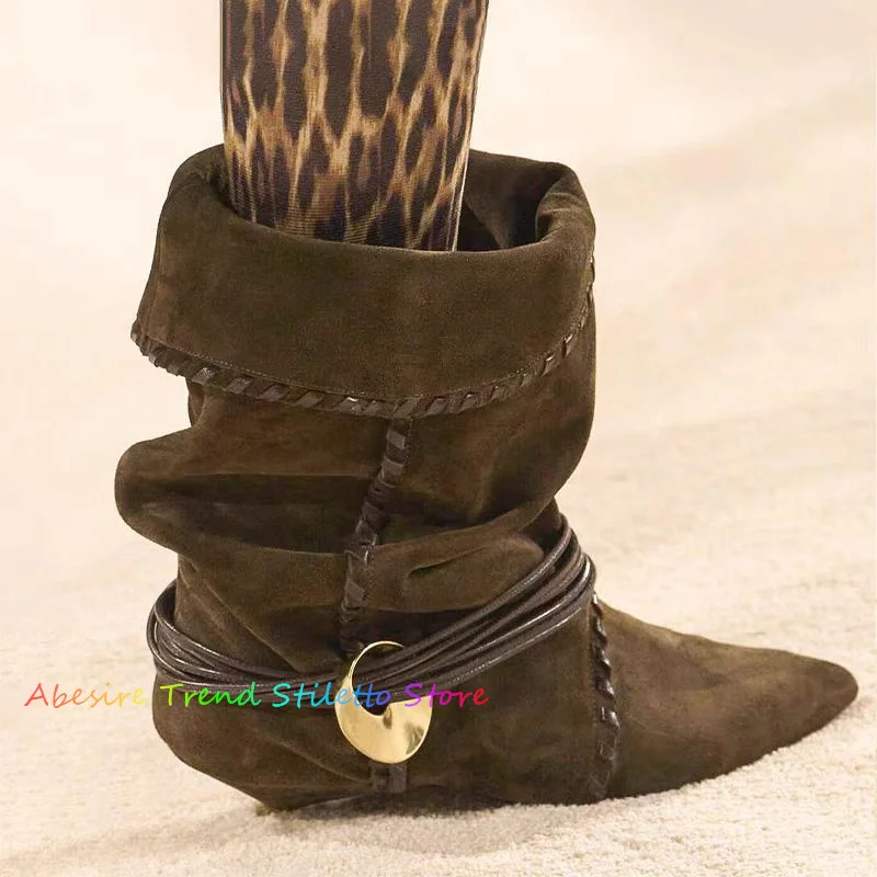 Женские короткие сапоги с острым носком и матовым покрытием увеличивающие рост