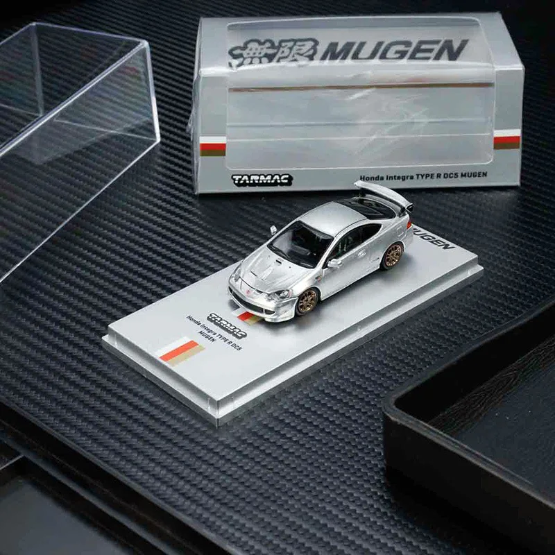 Модель автомобиля из сплава в масштабе 1:64 DC5