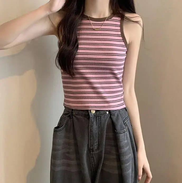

Cotton Short Fit Round Neck Contrast Top