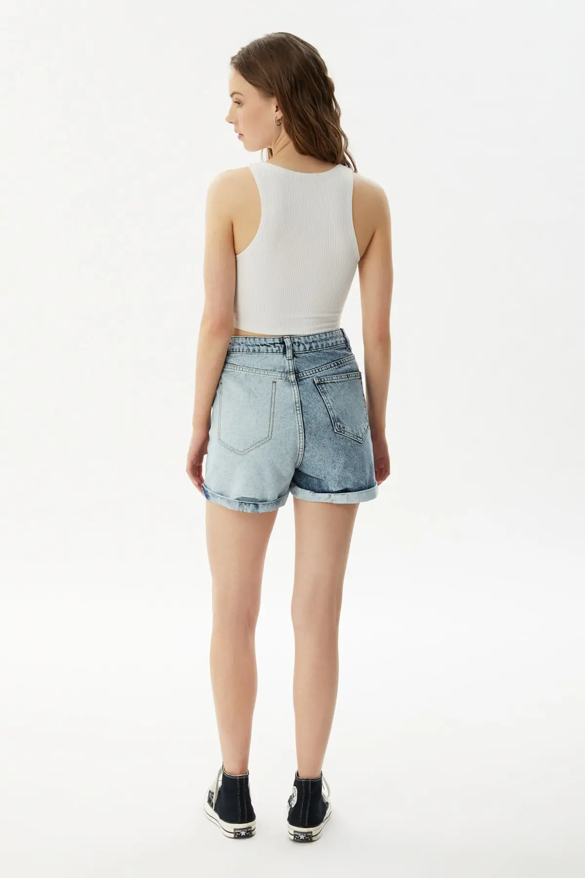 

Trendyol With Color Block Asymmetrical It Should Cover Denim shorts TWOSS21SR0578