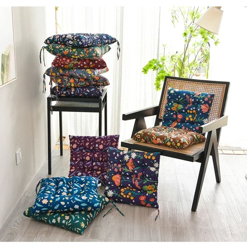 Квадратная подушка для стула