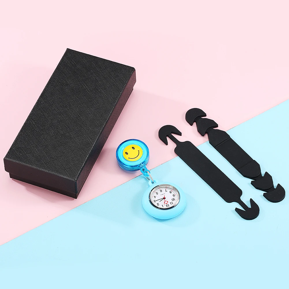 Quratz Nurse Watch for Women Gift Set Adjustable Mask Extension Belt Cute Smiling Clip-on Nurse Brooch Watch Mesa De Enfermera
