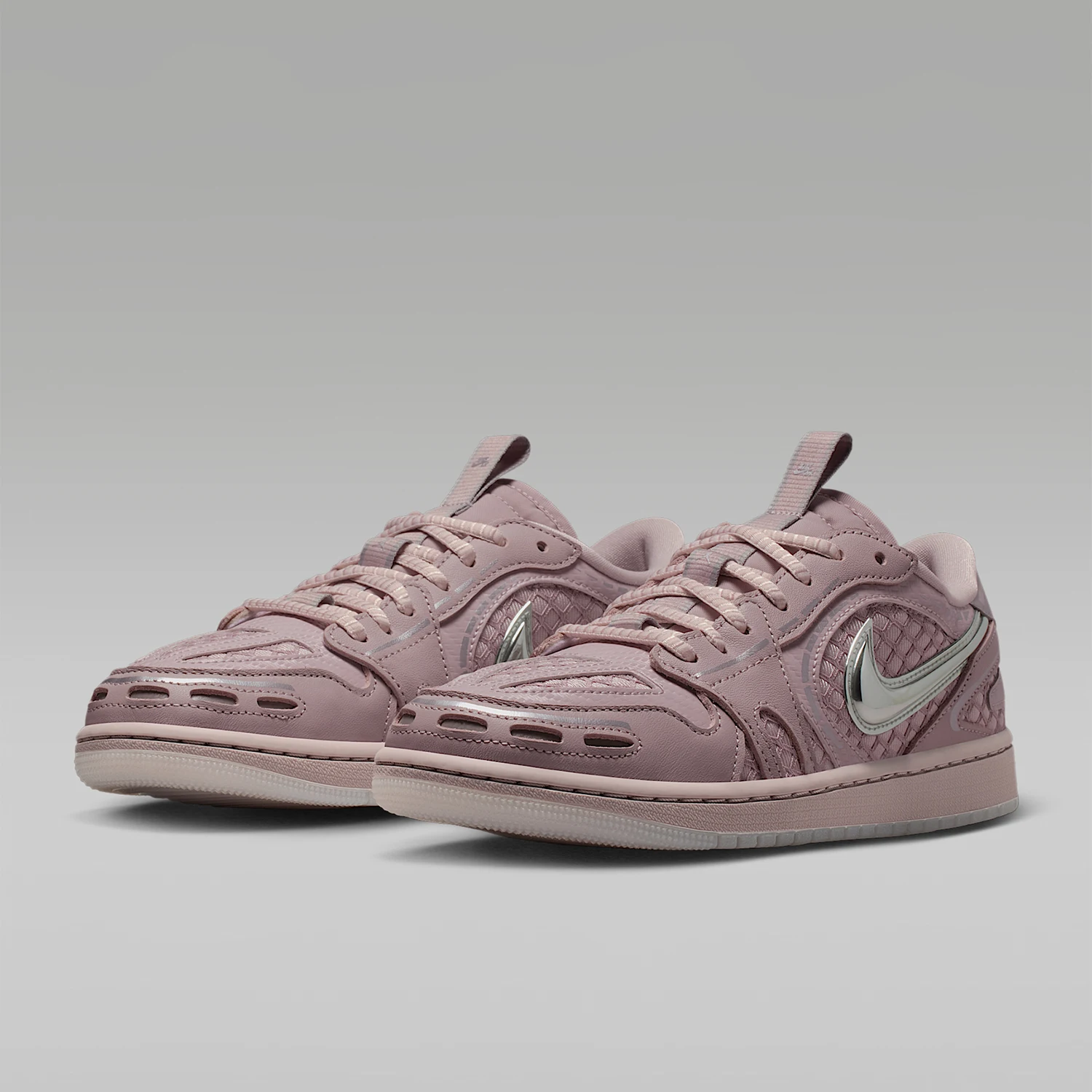 Фото Женские износостойкие повседневные спортивные кроссовки Nike Authentic JORDAN на шнуровке с низким верхом HQ2186-601 №1