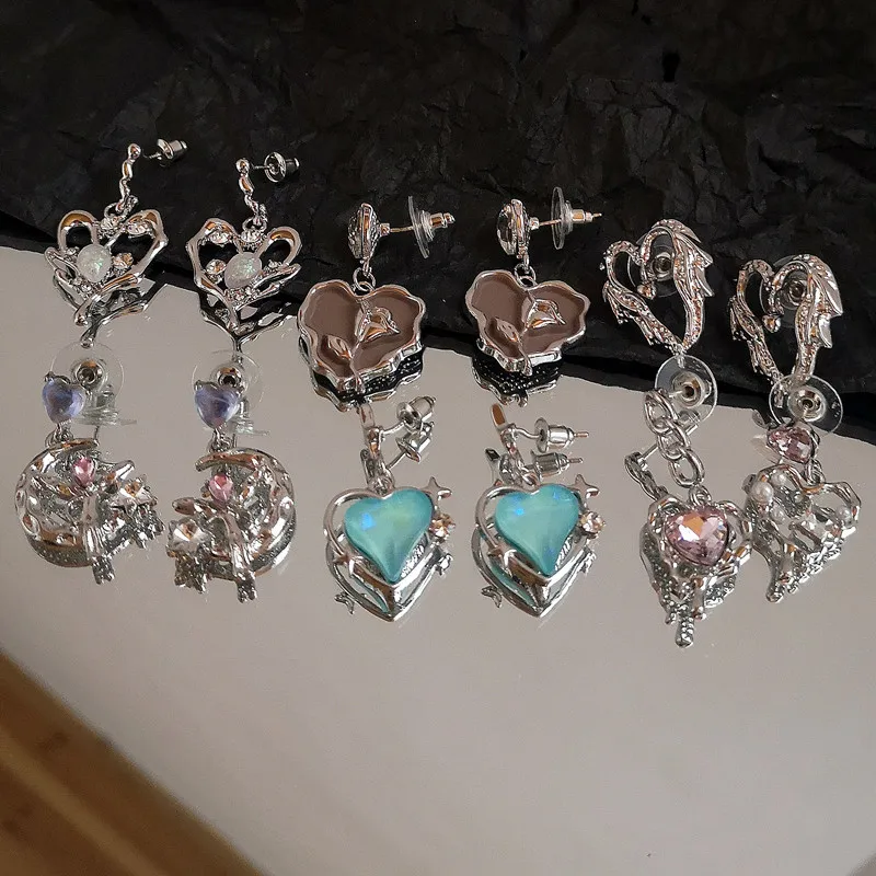 

Korean Simple Fashion Asymmetrical Liquid Metal Rose Drop Earring For Woman Hip-hop Trend Silver Color Molten Jewelry Wholesale