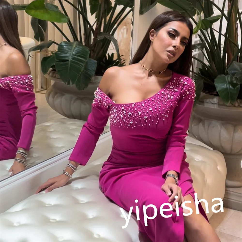 Рисунок 2 - Ассиметричное атласное платье на одно плечо