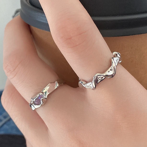 

1 пара, парные кольца серебряного цвета в готическом стиле