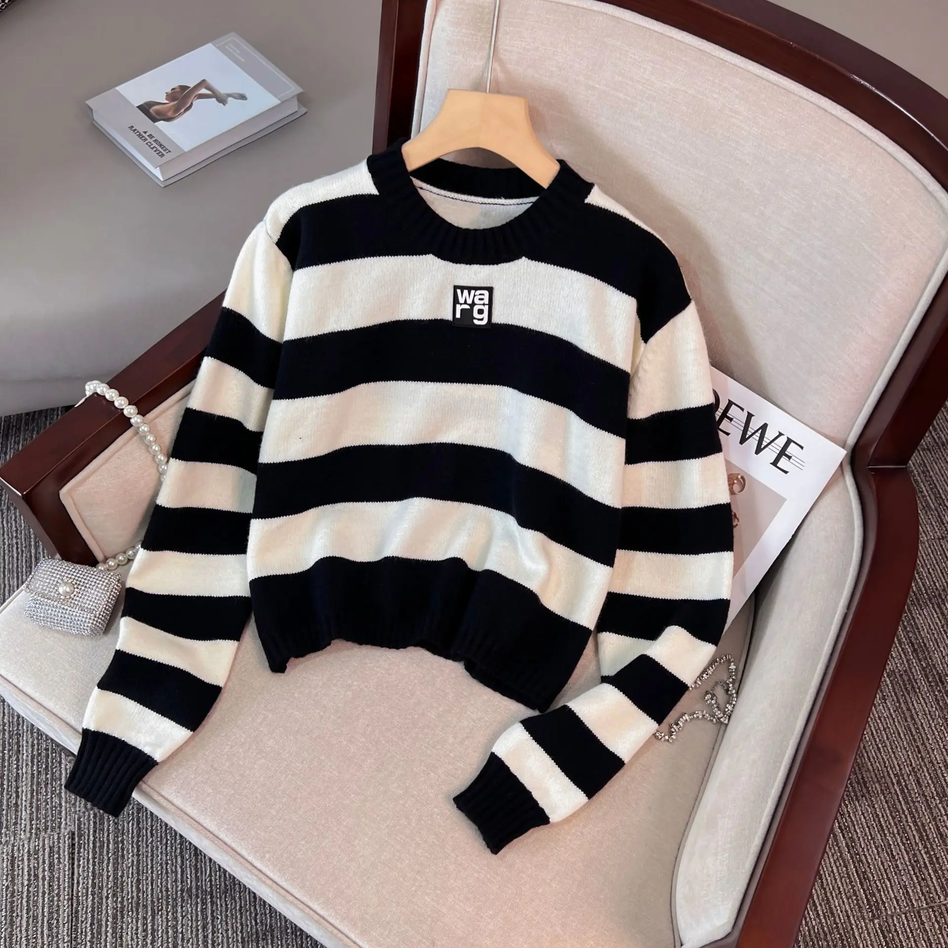 Fashion Classic Trendy Luxury Design Autumn/ Winter New Round Neck Long Sleeve Knitted Stripe Loose Short Sweater Shirt Women A2