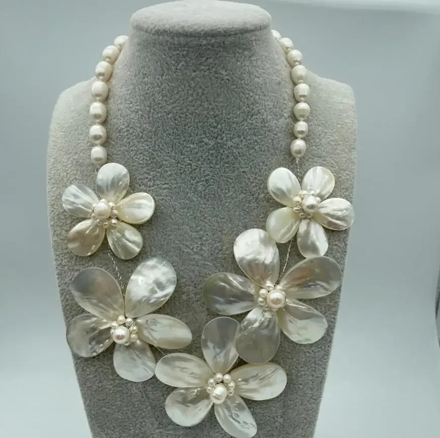 Изысканные ювелирные изделия белое ожерелье с пресноводным жемчугом и цветком 20