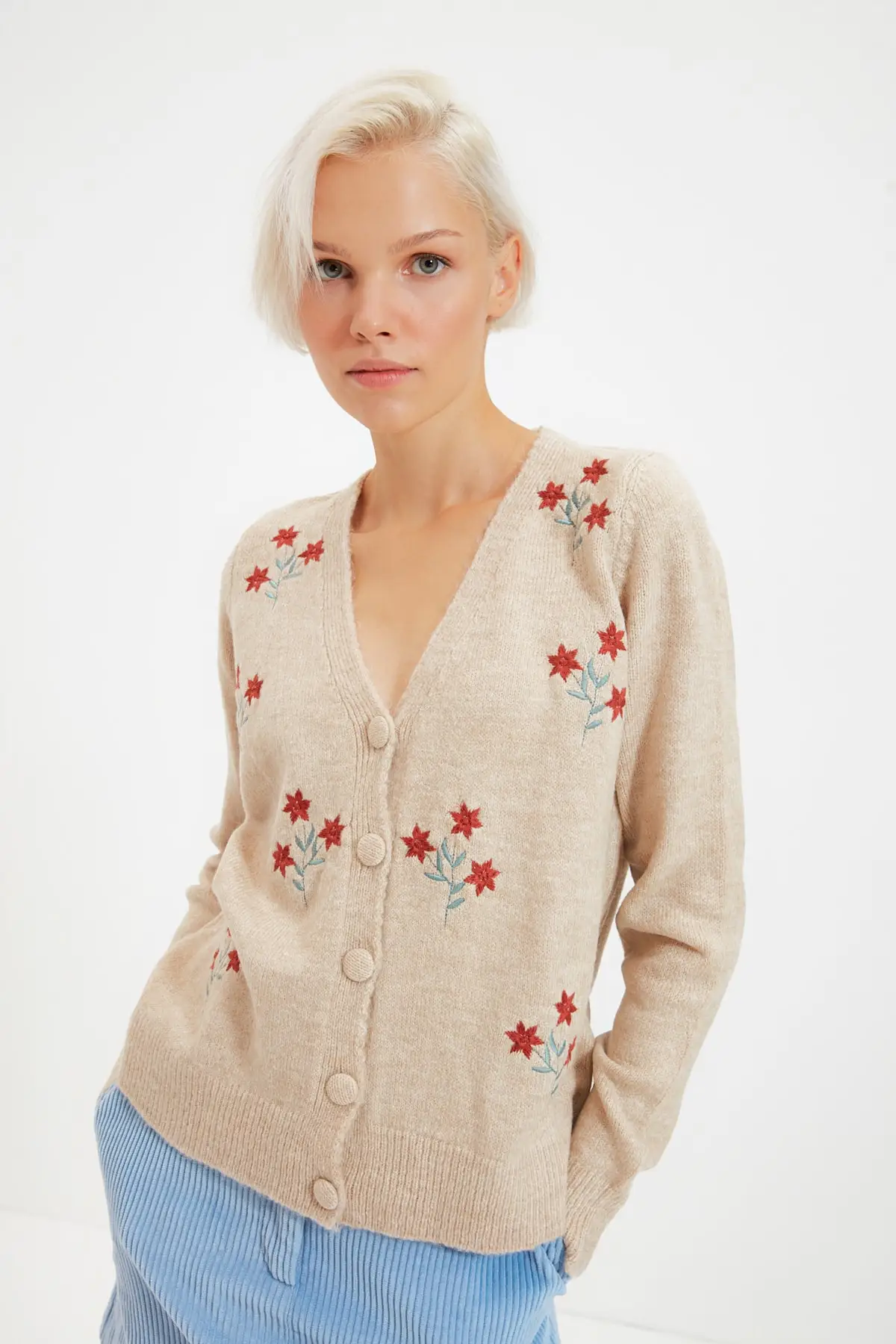 

Trendyol Embroidered Knitwear Cardigan TWOAW22HI0108