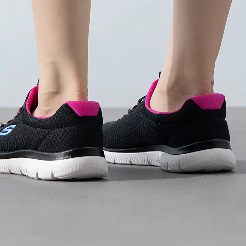 Фото Skechers 12980-BKHP 2026 Новые женские кроссовки для ходьбы, черно-розовые, сетчатые, легкие, повседневные, модель Beat Peer №2