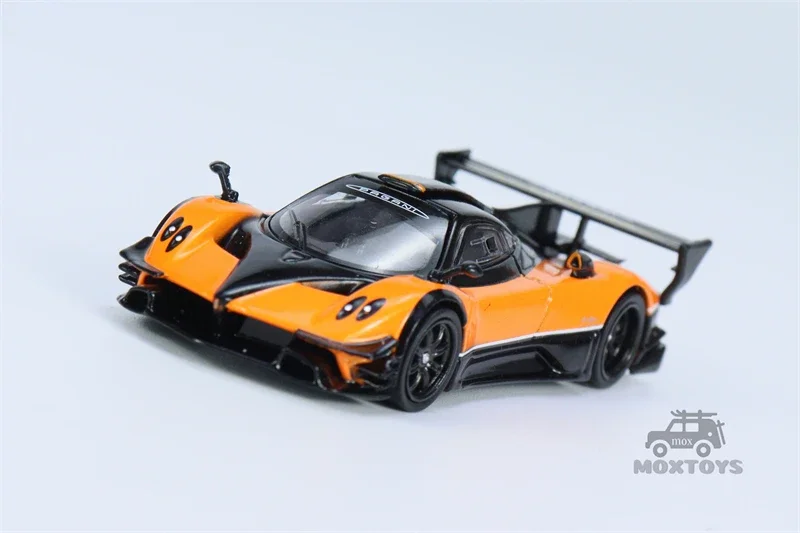 Модель автомобиля Tarmac Works 1:64 Zonda Revolucion Arancio Saint Orange черный литая под давлением