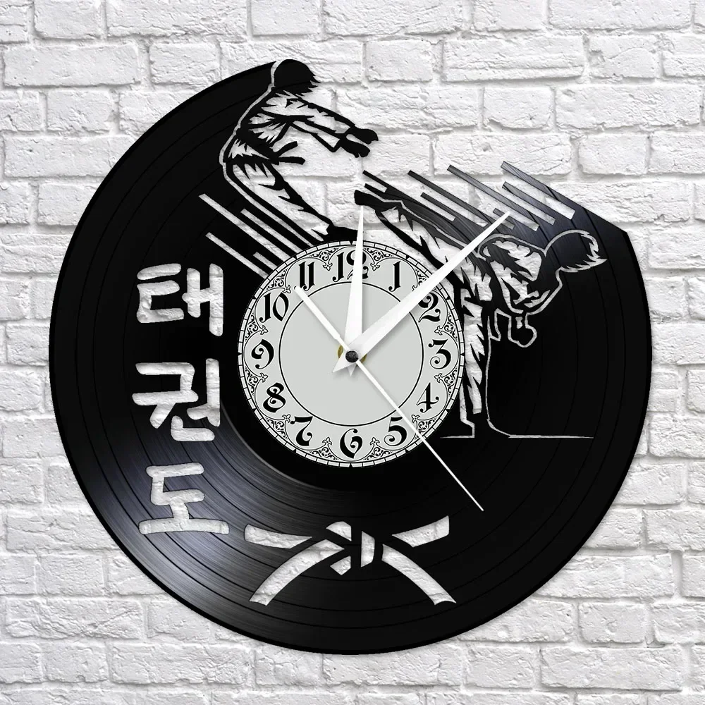 Настенные часы в Корейском стиле для занятий боевым искусством таэквондо
