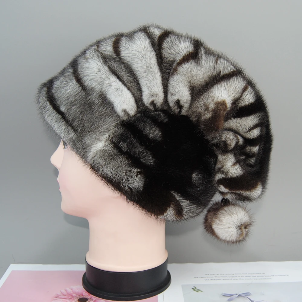 2024 Fashion Hot Whole Genuine Mink Fur Hats Female Winter With Pompons Elegant Luxury High Quality Ladies Beanie Hat